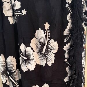Black and White Floral sarong